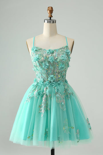 Vestido de fiesta de tul corto con corsé de lentejuelas y apliques en color verde